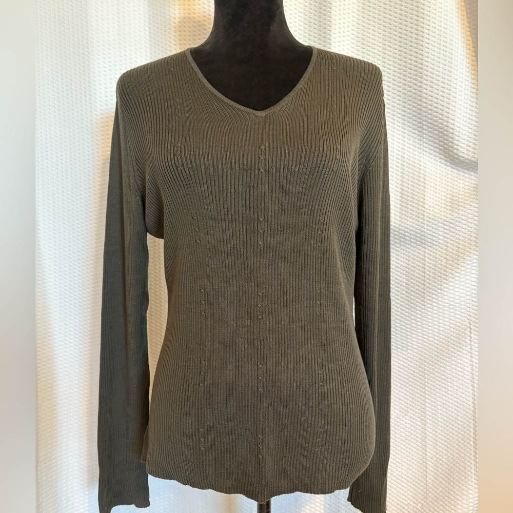 Casual Corner hunter green 100% silk v-neck ribbed sweater size XL